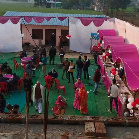 Vasundhara Garden Hotel Pukhrayan Luaran gambar