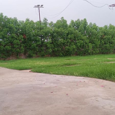 Vasundhara Garden Hotel Pukhrayan Luaran gambar
